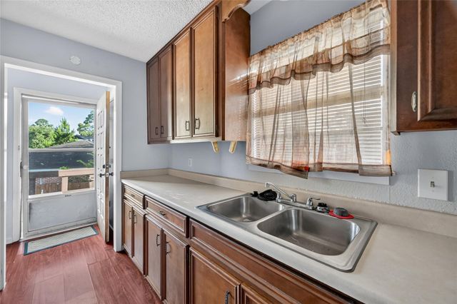 8111 Ivan Reid Drive, Houston, TX 77040