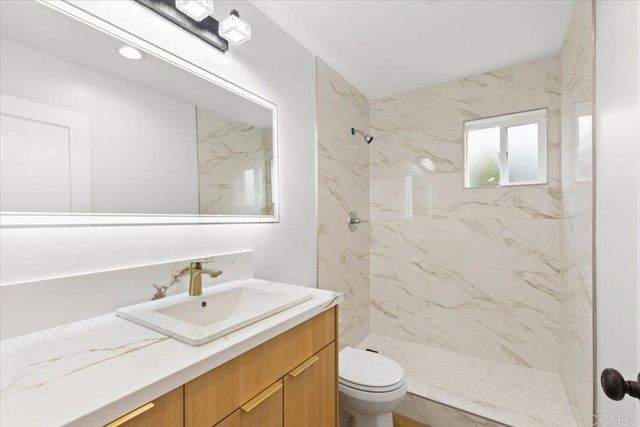 785 Lemon Avenue 1-4, Vista, CA 92084
