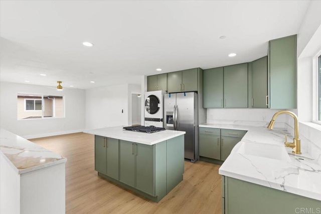 785 Lemon Avenue 1-4, Vista, CA 92084
