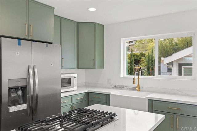 785 Lemon Avenue 1-4, Vista, CA 92084