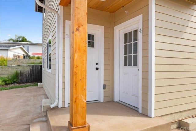 785 Lemon Avenue 1-4, Vista, CA 92084