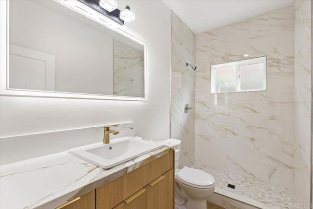785 Lemon Avenue 1-4, Vista, CA 92084