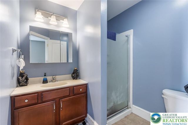 657 Beverly Drive, South Whitehall Twp, PA 18104
