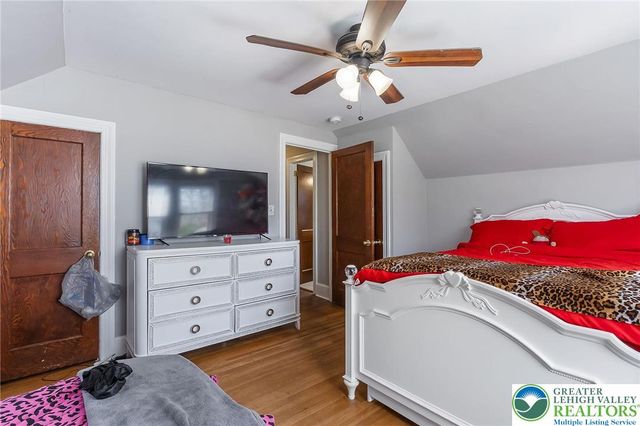 657 Beverly Drive, South Whitehall Twp, PA 18104