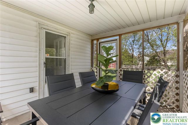 657 Beverly Drive, South Whitehall Twp, PA 18104