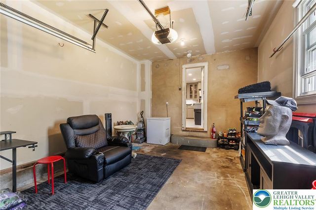 657 Beverly Drive, South Whitehall Twp, PA 18104
