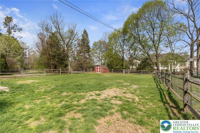 657 Beverly Drive, South Whitehall Twp, PA 18104