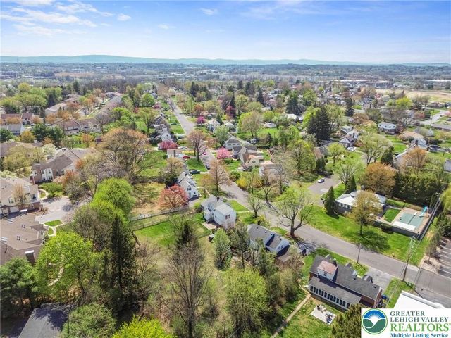 657 Beverly Drive, South Whitehall Twp, PA 18104