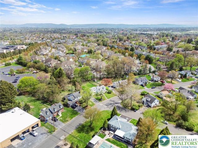 657 Beverly Drive, South Whitehall Twp, PA 18104