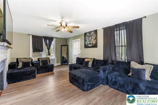 657 Beverly Drive, South Whitehall Twp, PA 18104