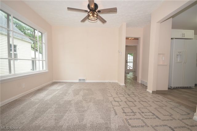 154 E Brookside Avenue, Akron, OH 44301