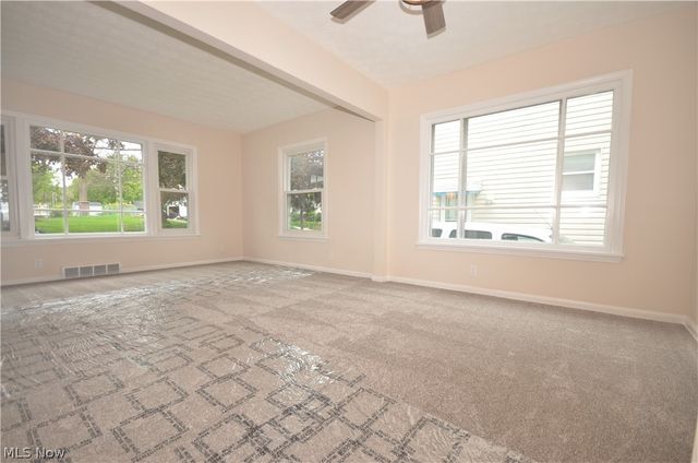 154 E Brookside Avenue, Akron, OH 44301