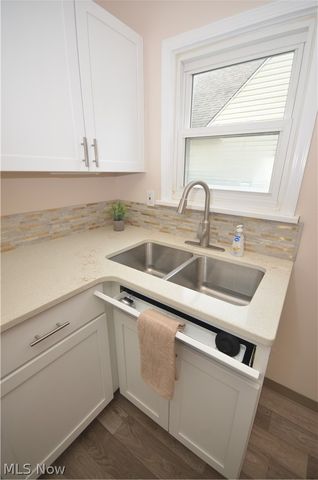 154 E Brookside Avenue, Akron, OH 44301