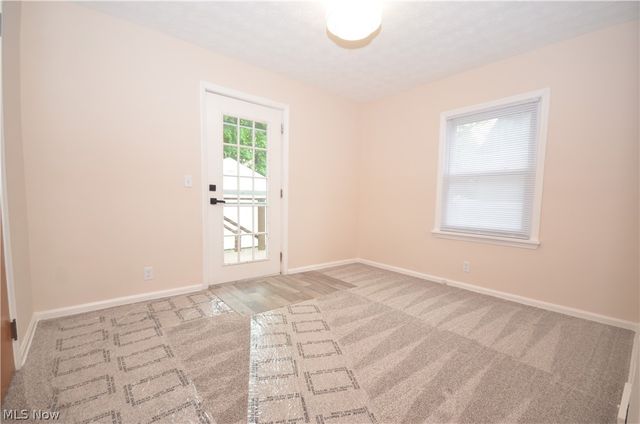 154 E Brookside Avenue, Akron, OH 44301