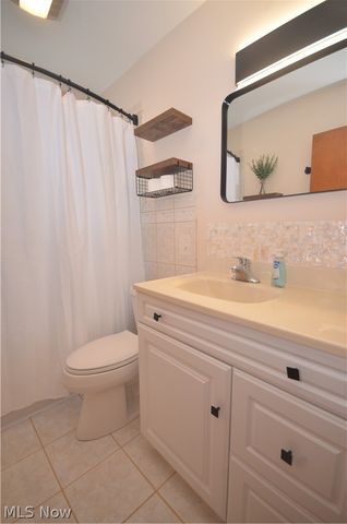 154 E Brookside Avenue, Akron, OH 44301