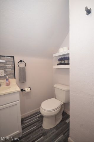 154 E Brookside Avenue, Akron, OH 44301