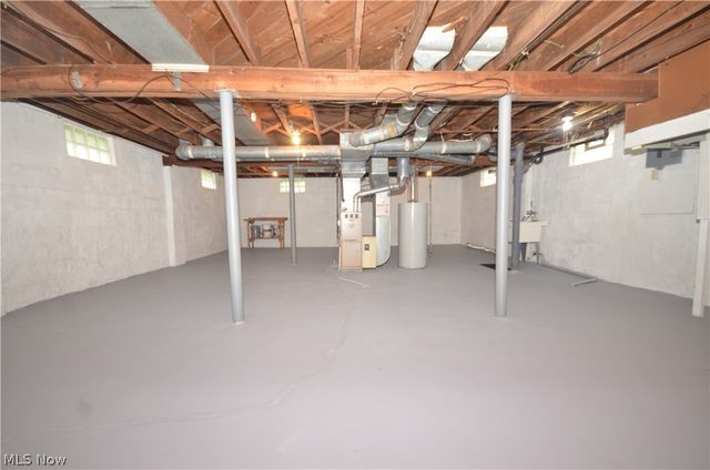 154 E Brookside Avenue, Akron, OH 44301