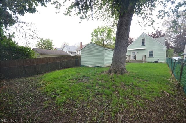 154 E Brookside Avenue, Akron, OH 44301