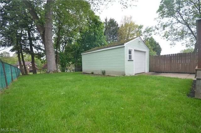 154 E Brookside Avenue, Akron, OH 44301