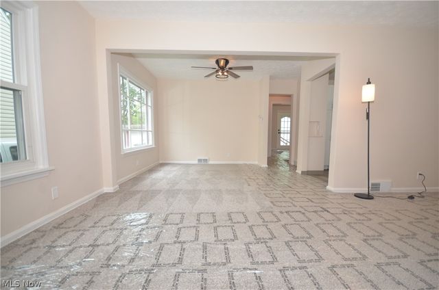 154 E Brookside Avenue, Akron, OH 44301