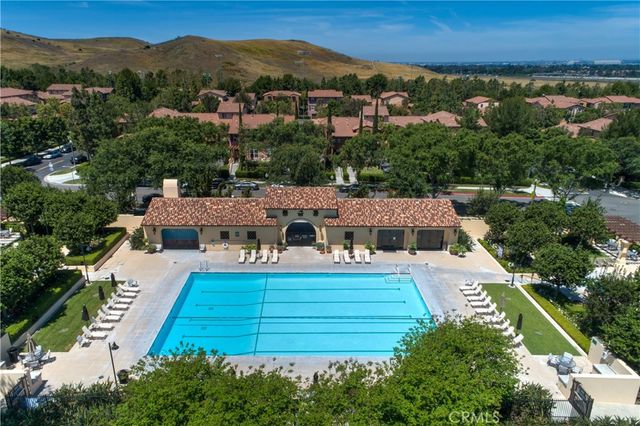 235 Tall Oak, Irvine, CA 92603