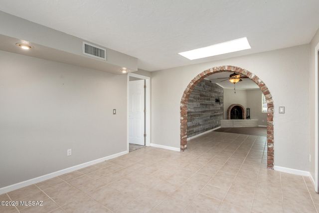 929 N Chalet Avenue, Tucson, AZ 85748