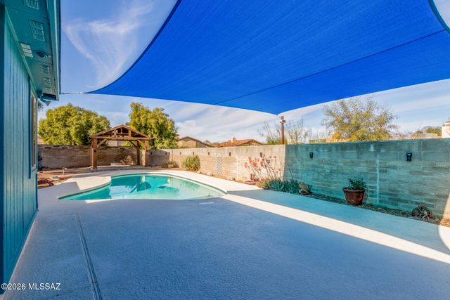 929 N Chalet Avenue, Tucson, AZ 85748