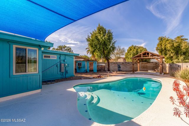 929 N Chalet Avenue, Tucson, AZ 85748