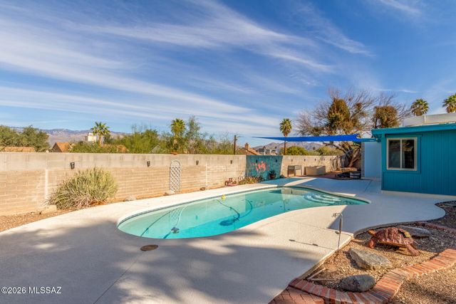 929 N Chalet Avenue, Tucson, AZ 85748