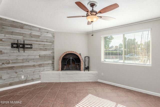 929 N Chalet Avenue, Tucson, AZ 85748