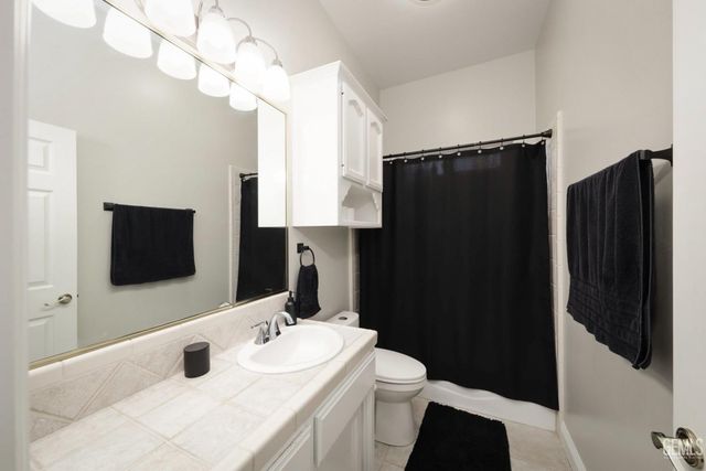 15520 Arabella Avenue, Bakersfield, CA 93314