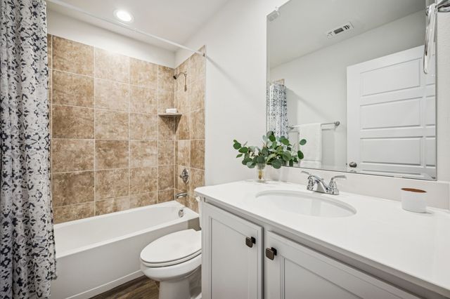 235 Clairmont Drive, Ponder, TX 76259