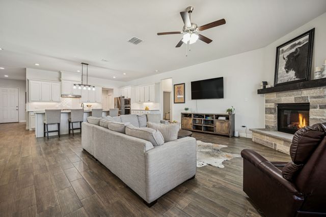 235 Clairmont Drive, Ponder, TX 76259