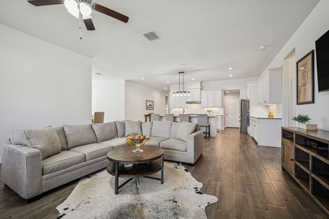 235 Clairmont Drive, Ponder, TX 76259