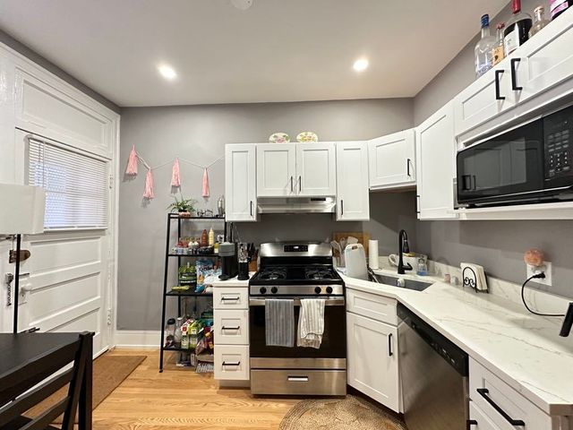 629 W CORNELIA Avenue 3S, Chicago, IL 60657