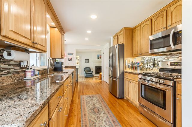 30 Nettlecreek Road, Perinton, NY 14450