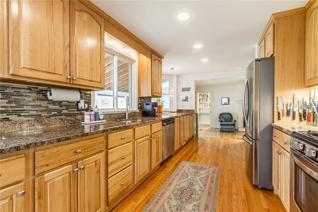 30 Nettlecreek Road, Perinton, NY 14450