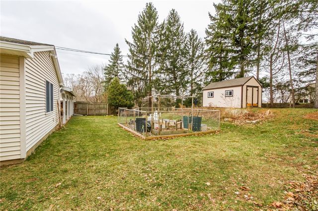 30 Nettlecreek Road, Perinton, NY 14450