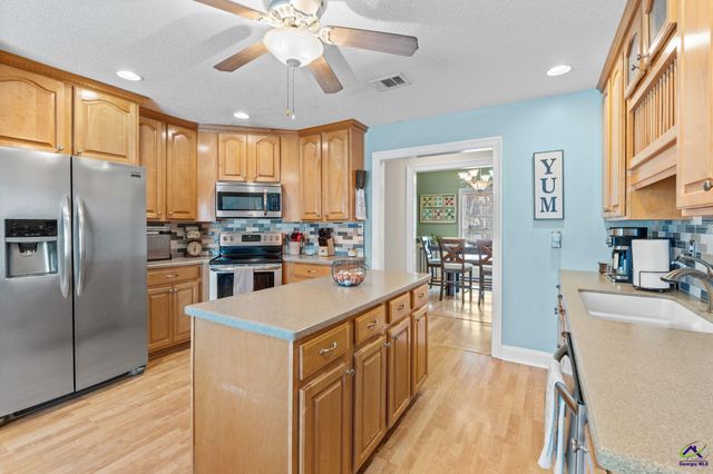 203 Lovorn Circle, Warner Robins, GA 31088