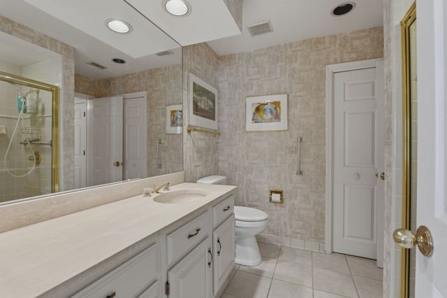 3818 West End Ave Apt 114, Nashville, TN 37205