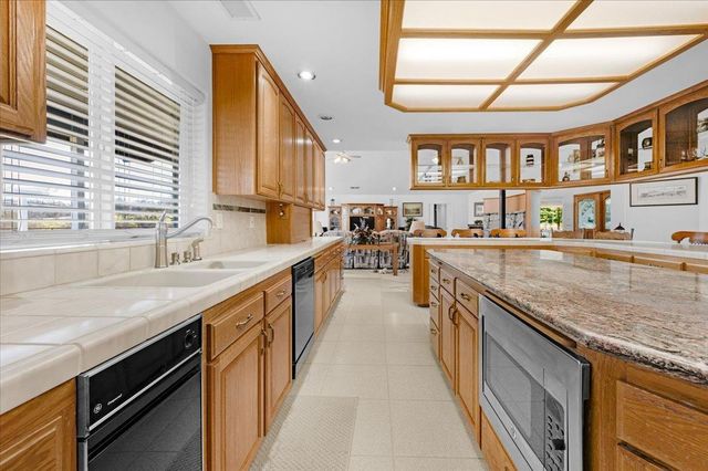 10925 Rusty Spur Lane, Clovis, CA 93619