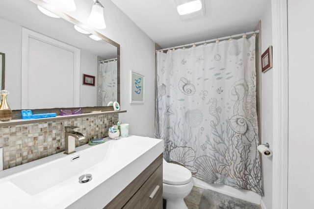 1319 E Hillsboro Boulevard 111, Deerfield Beach, FL 33441