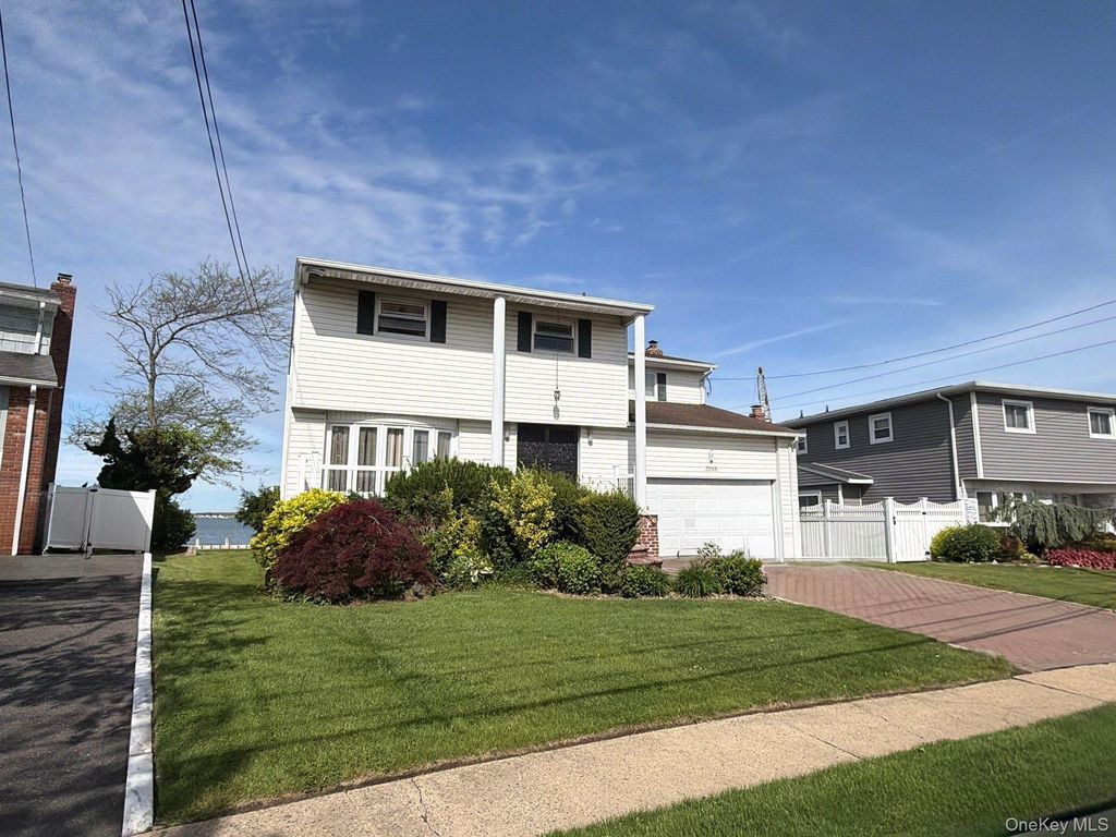 3588 Bertha Drive, Baldwin, NY 11510 — photo 2