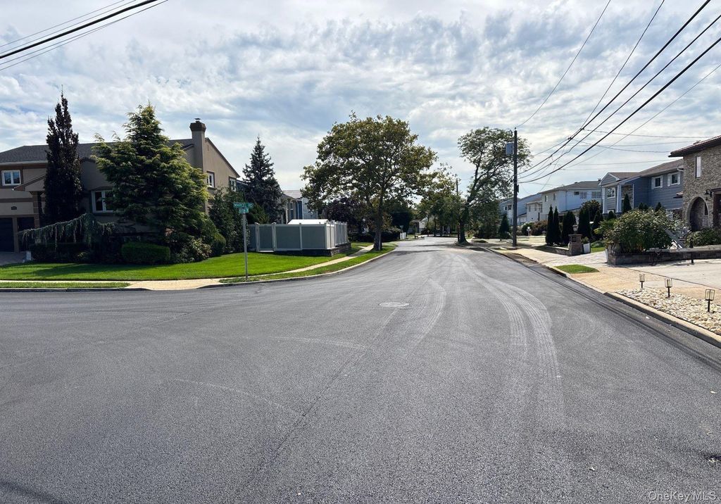 3588 Bertha Drive, Baldwin, NY 11510 — photo 4
