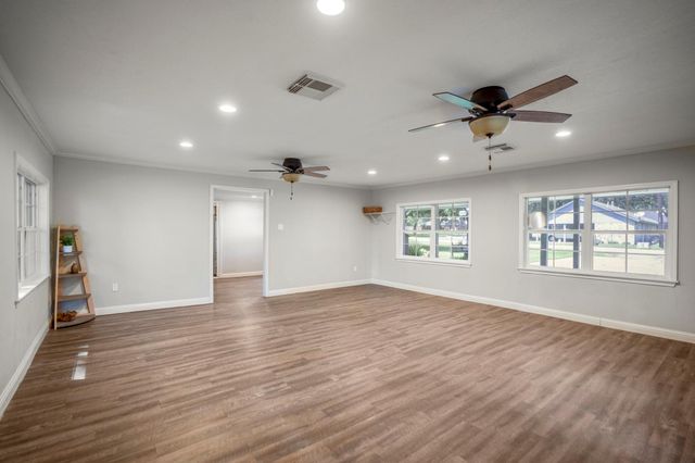 2411 Orange Street, Waller, TX 77484