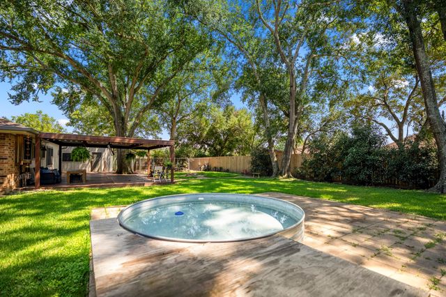 2411 Orange Street, Waller, TX 77484