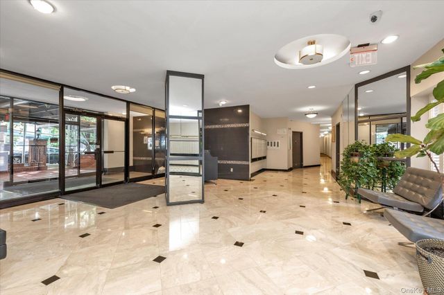 67-30 Clyde Street 7T, Forest Hills, NY 11375