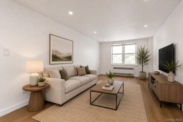 67-30 Clyde Street 7T, Forest Hills, NY 11375