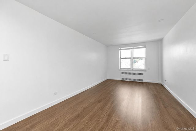 67-30 Clyde Street 7T, Forest Hills, NY 11375