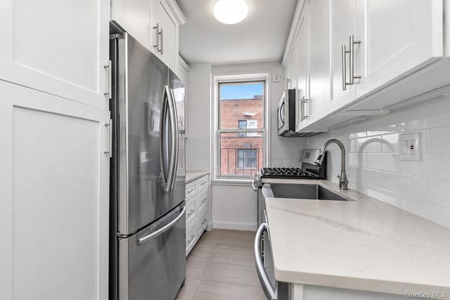 67-30 Clyde Street 7T, Forest Hills, NY 11375